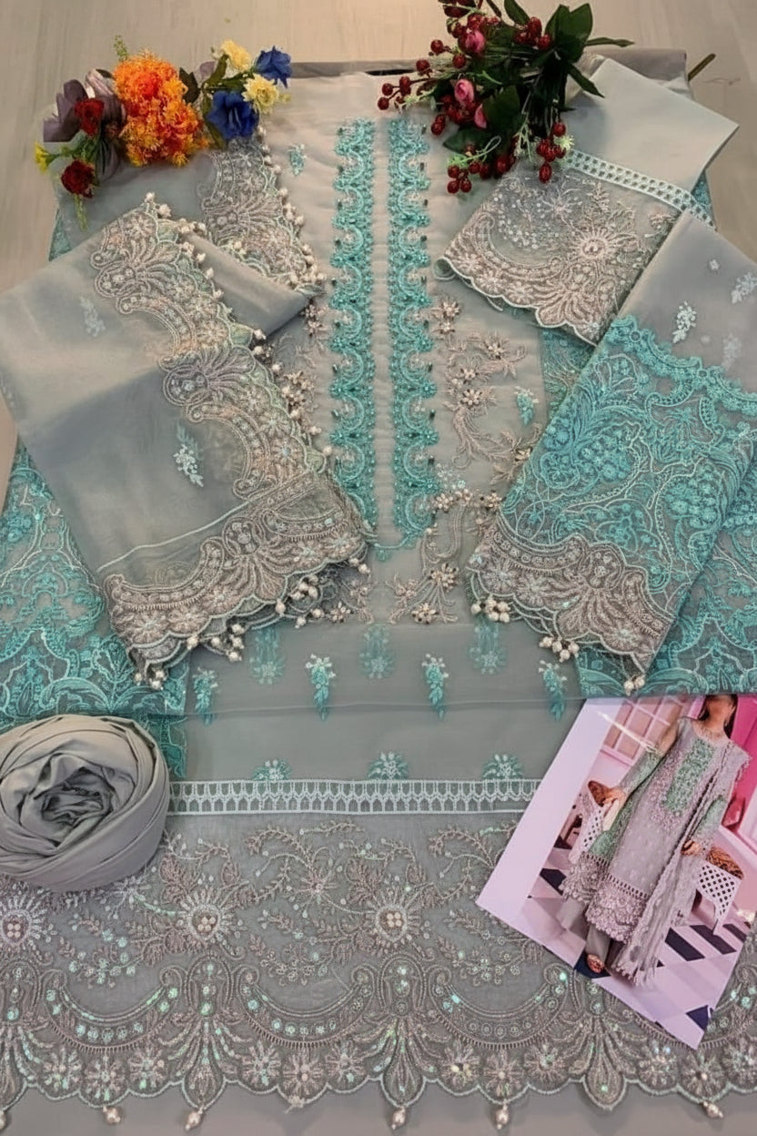 3 Piece Heavy Embroidered Organza Bridal Suit with Tassel Dupatta – image 4 of 5
