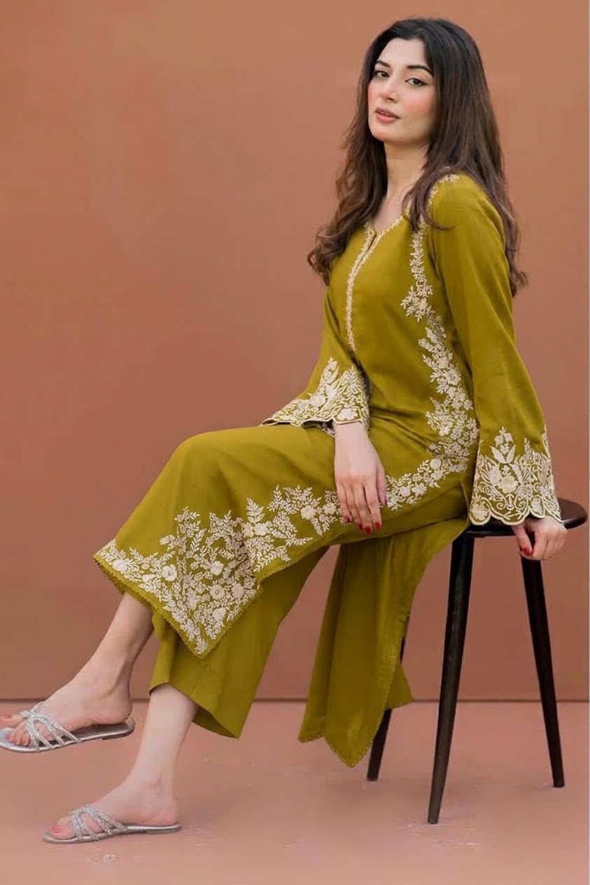 ASLING Heavy Embroidered Pure Unstitched Dhanak 2 Piece Suit – image 4 of 16
