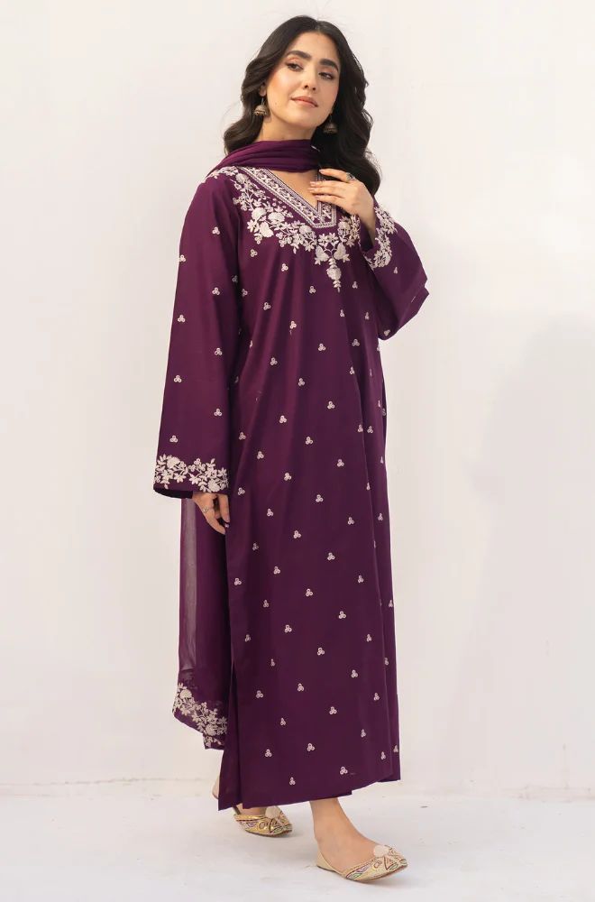 PEZWAAN Heavy Embroidered 3 Piece Lawn Suit – image 2 of 13