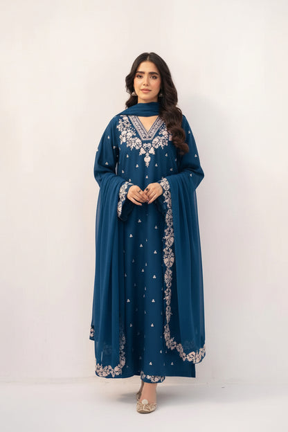 PEZWAAN Heavy Embroidered 3 Piece Lawn Suit – image 3 of 13