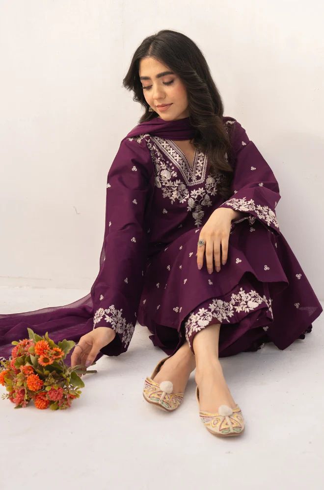 PEZWAAN Heavy Embroidered 3 Piece Lawn Suit – image 8 of 13