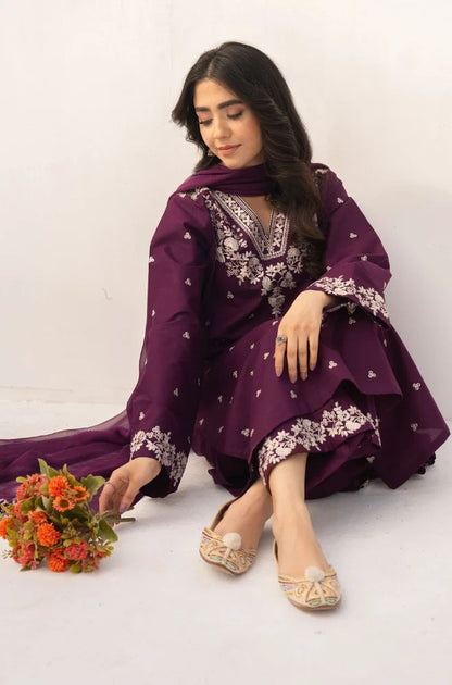 PEZWAAN Heavy Embroidered 3 Piece Lawn Suit – image 8 of 13
