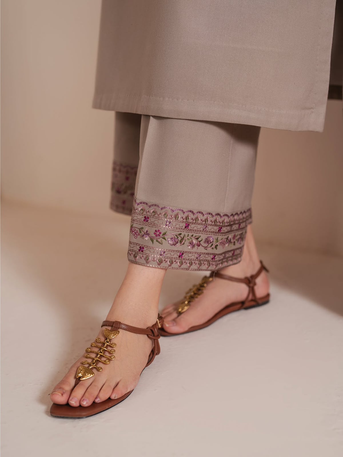 Jazmín Taupe Heavy Embroidered Unstitched Dhanak 3 Piece Suit with Digital Printed Shawl – image 3 of 4