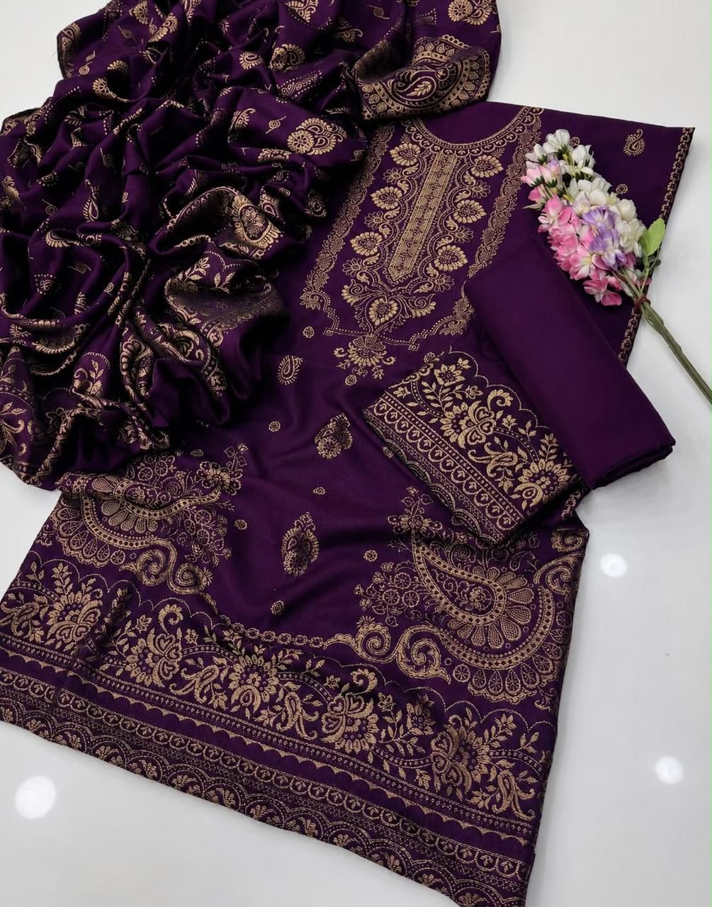 Pashmina Jacquard Printed 3 Piece Suit – image 2 of 10