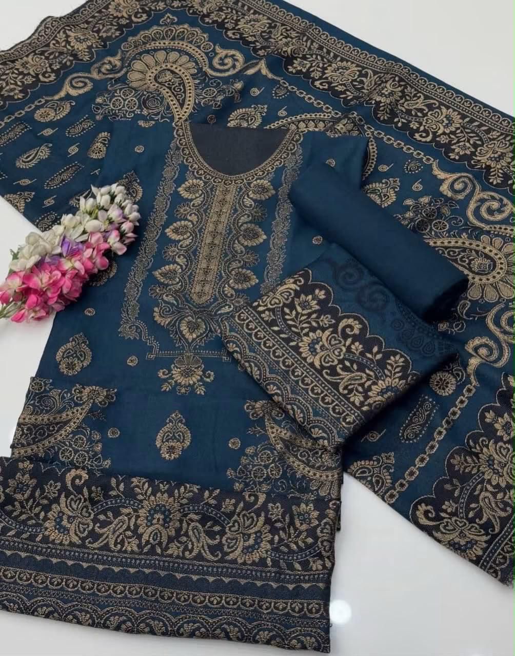 Pashmina Jacquard Printed 3 Piece Suit – image 6 of 10